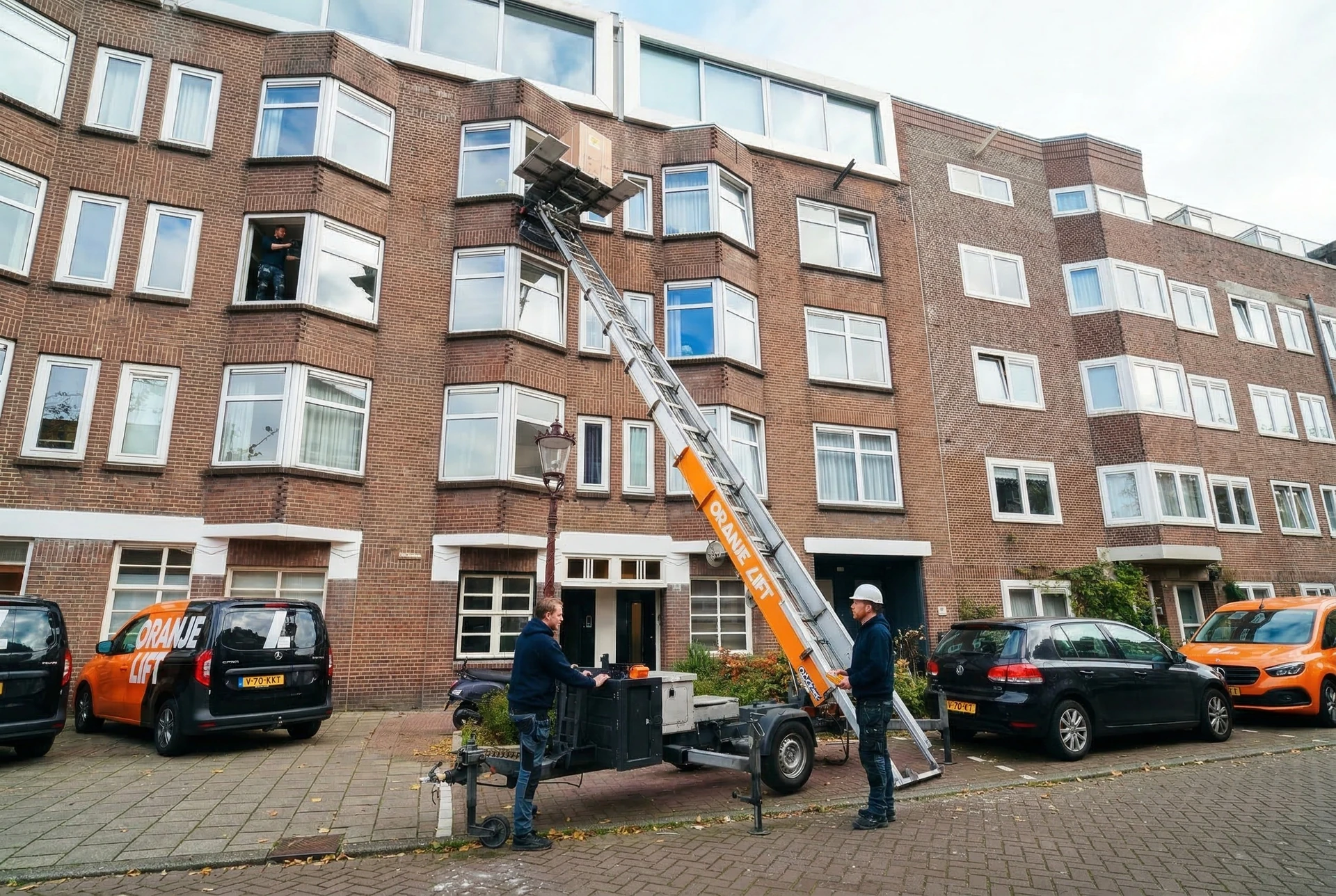Verhuislift in actie in Haarlem